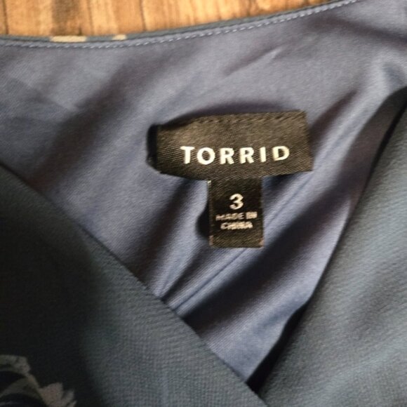 Torrid off the shoulder floral floflowy dress Size 3 - Picture 3 of 3